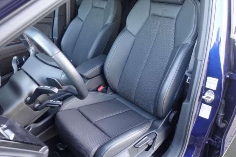 Usata Audi Q4 e-tron S-Line 210 kW (286 CV) 2024 Blu/azzurro SUV