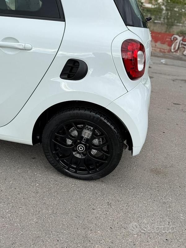 Usata Smart ForFour Prime 90 CV (66 kW) 2018 Bianco Utilitaria