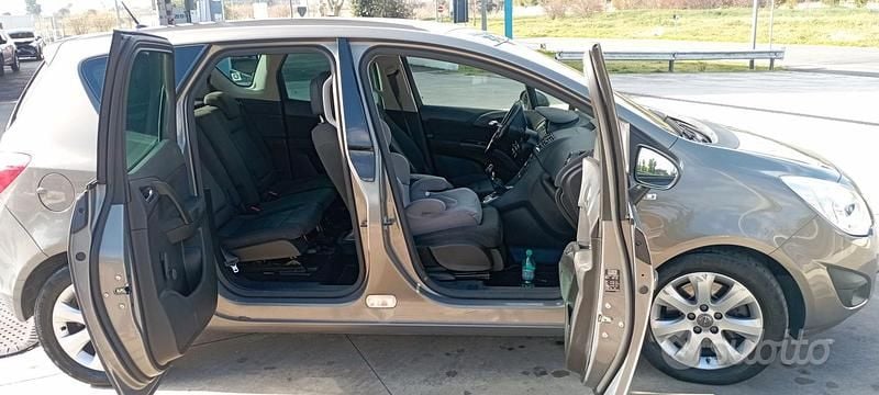 Usata Opel Meriva 110 CV (80 kW) 2011 Monovolume