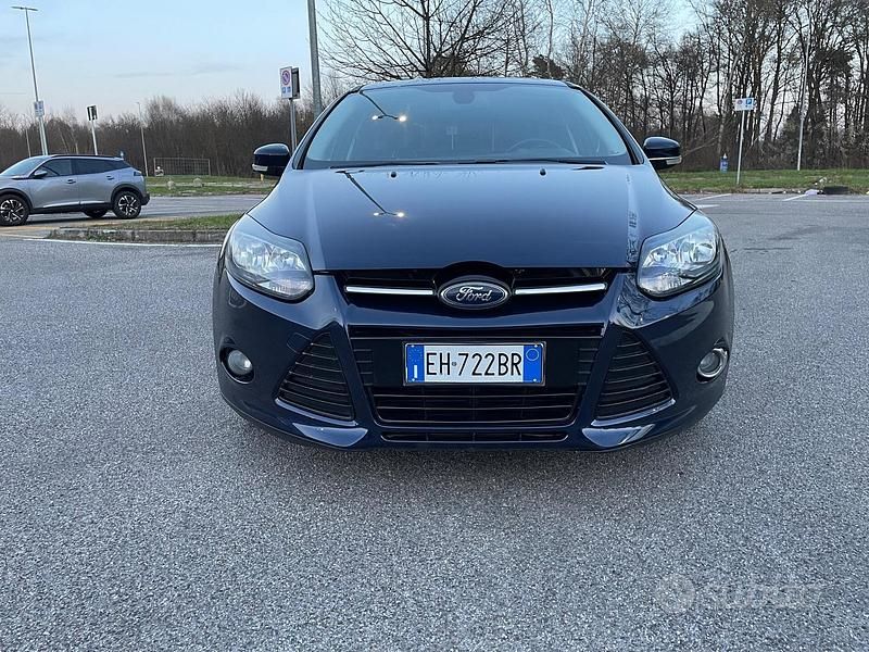 Usata Ford Focus Titanium 150 CV (110 kW) 2011 Blu Berlina