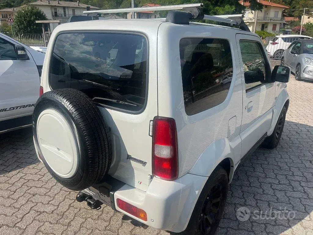 Usata Suzuki Jimny 84 CV (61 kW) 2017 Bianco SUV