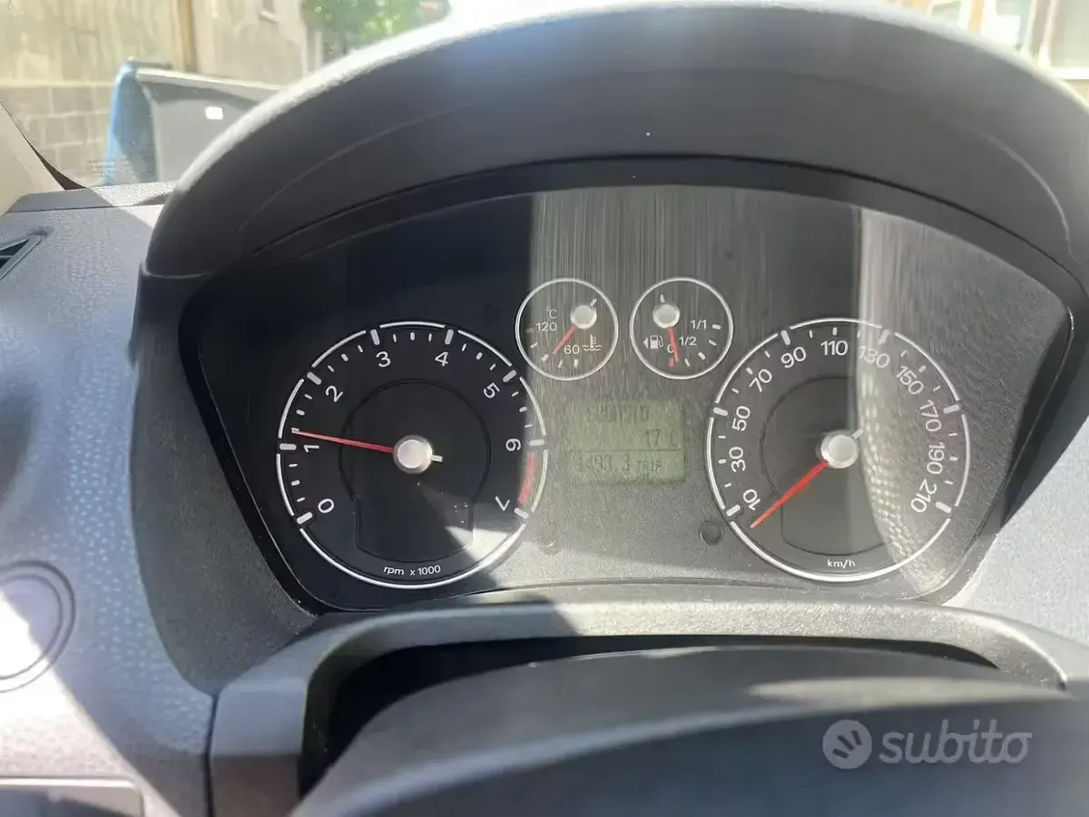 Usata Ford Fiesta 75 CV (55 kW) 2007 Utilitaria