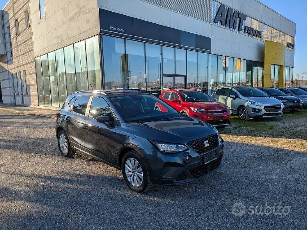 Usata Seat Arona Style 95 CV (69 kW) 2024 Grigio SUV