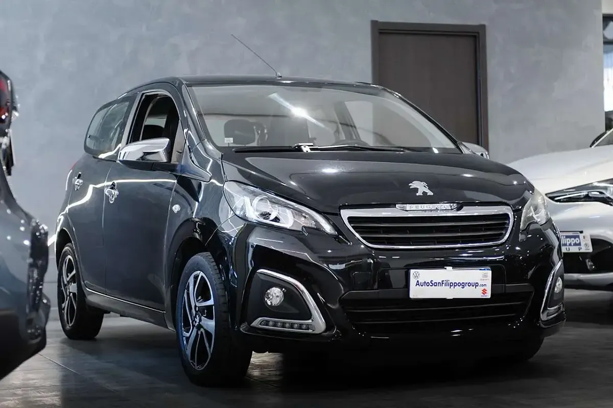 Usata Peugeot 108 Allure 72 CV (52 kW) 2018 Nero met. Utilitaria