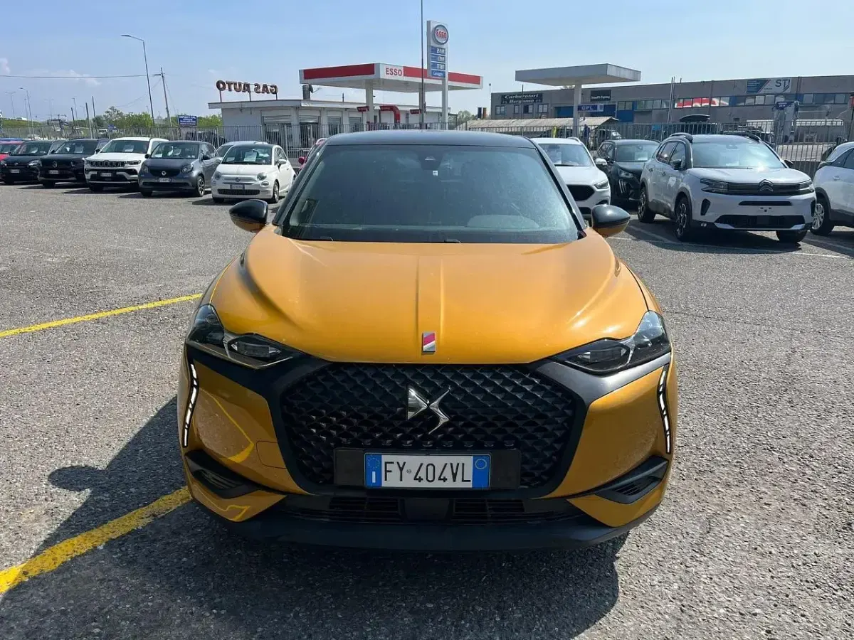 Begagnad DS Automobiles DS3 Performance 130 HK (95 kW) 2021 Gul Halvkombi