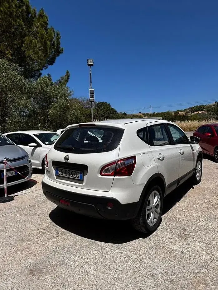 Usata Nissan Qashqai Acenta 116 CV (85 kW) 2013 Bianco SUV