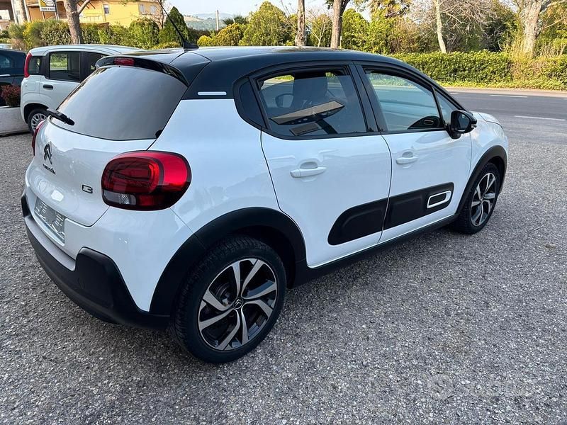Usata Citroën C3 Shine 102 CV (75 kW) 2021 Bianco Utilitaria