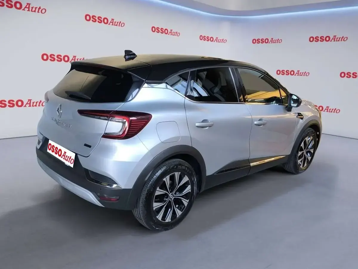 Usata Renault Captur Evolution 143 CV (105 kW) 2023 Argento SUV