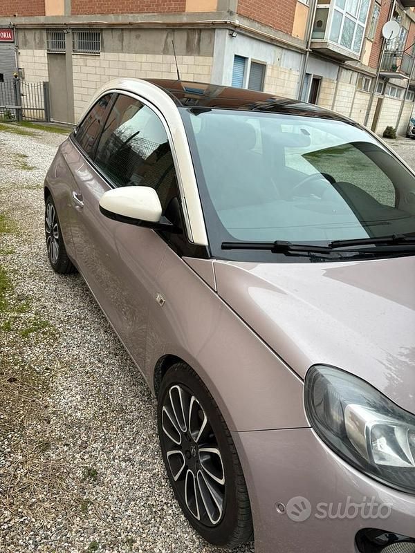 Usata Opel Adam 87 CV (63 kW) 2014 Utilitaria