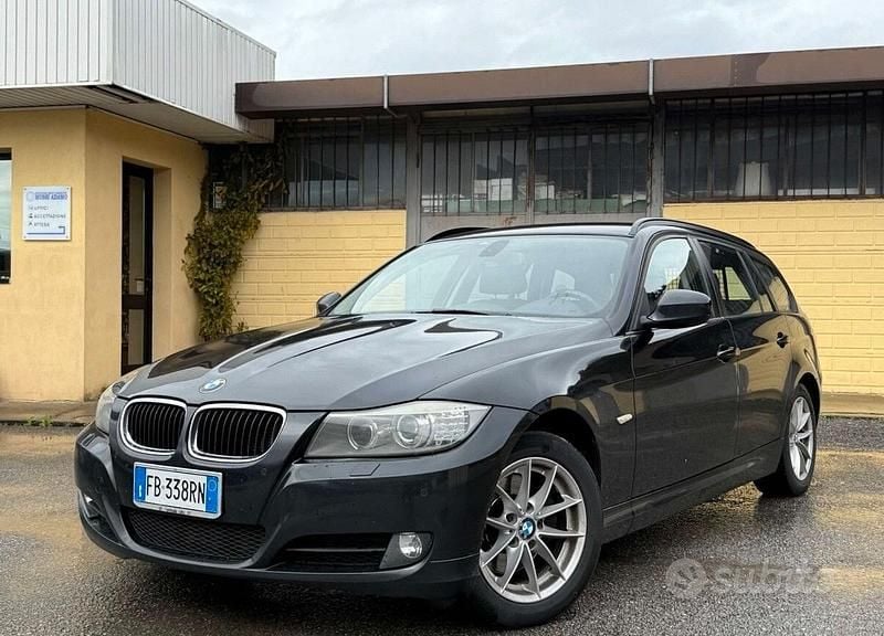 Nero Usata 2012 BMW 320 Station wagon | 8350 € (Super prezzo) - Immagine 1/4