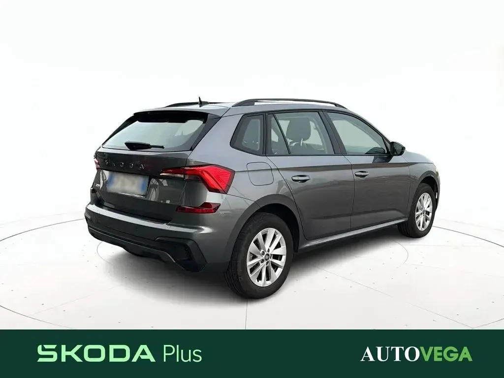 Usata Skoda Kamiq Selection 95 CV (69 kW) 2025 Grigio pastello SUV