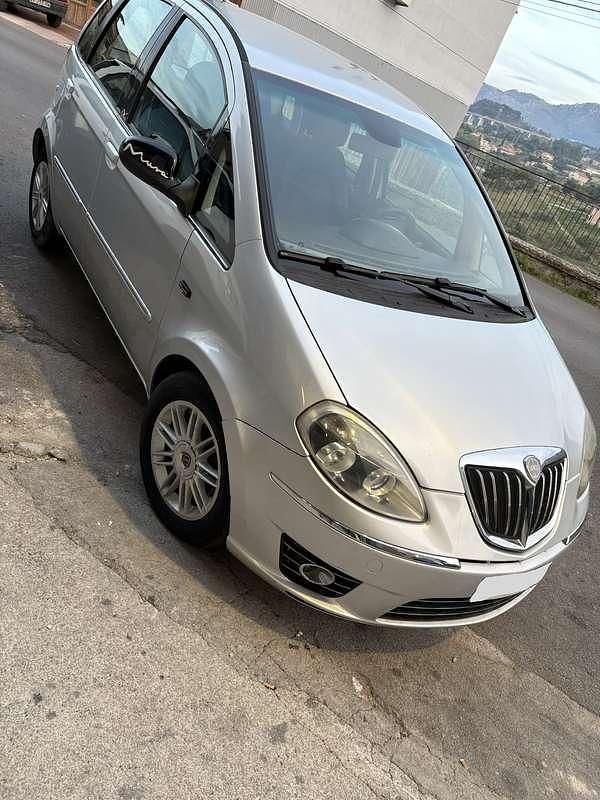Usata Lancia Musa 95 CV (69 kW) 2012 Monovolume