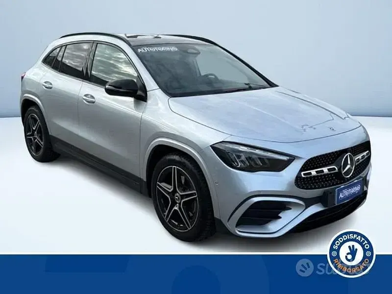 Usata Mercedes GLA180 AMG line 116 CV (85 kW) 2025 Grigio SUV