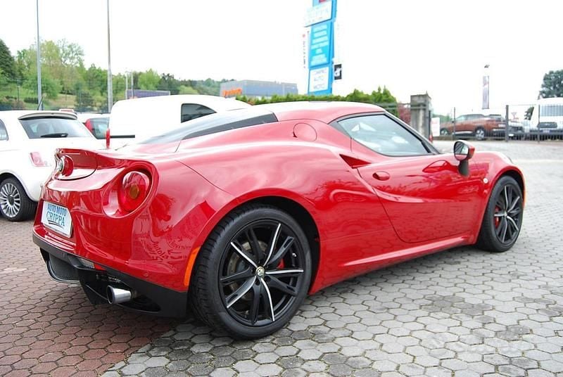 Usata Alfa Romeo 4C 241 CV (177 kW) 2015 Rosso Coupé