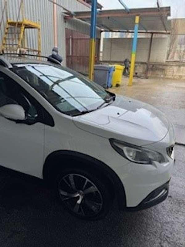 Usata Peugeot 2008 Active 99 CV (72 kW) 2016 Bianco SUV