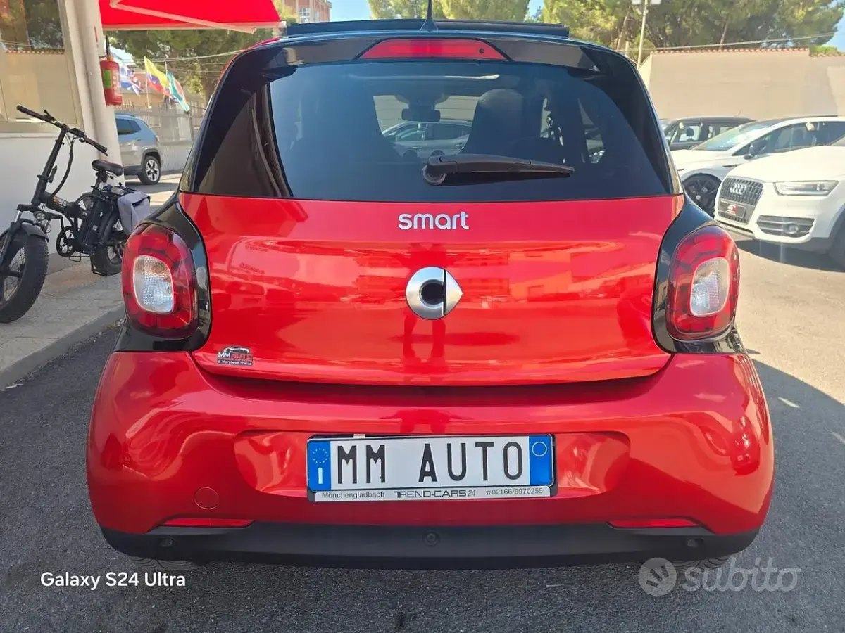 Usata Smart ForFour Proxy 71 CV (52 kW) 2017 Rosso Utilitaria