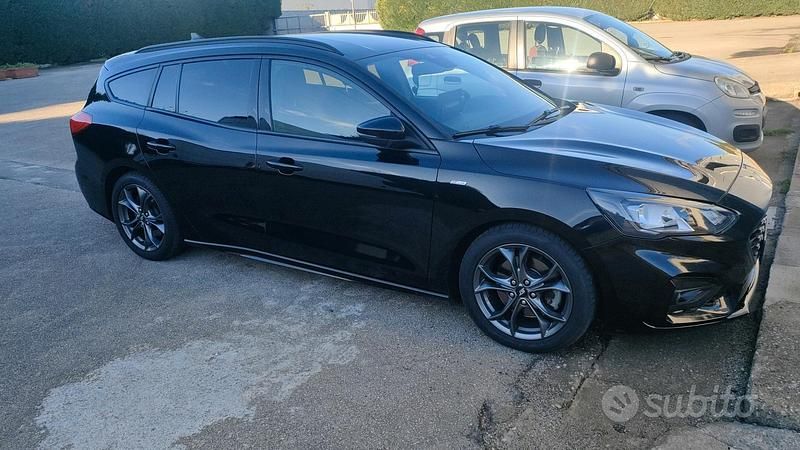 Nero Usata 2019 Ford Focus ST-Line Station wagon | 12.900 € (Molto cara) - Immagine 1/4