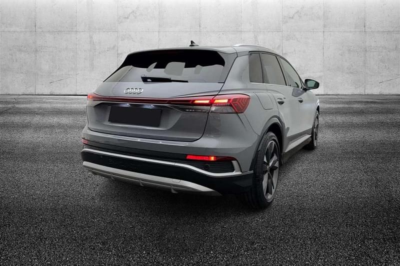 Usata Audi Q4 e-tron Comfort 125 kW (170 CV) 2023 Grigio pastello SUV