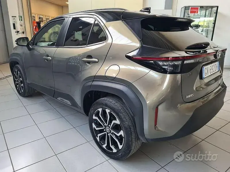 Usata Toyota Yaris Cross Trend 116 CV (85 kW) 2023 Marrone SUV
