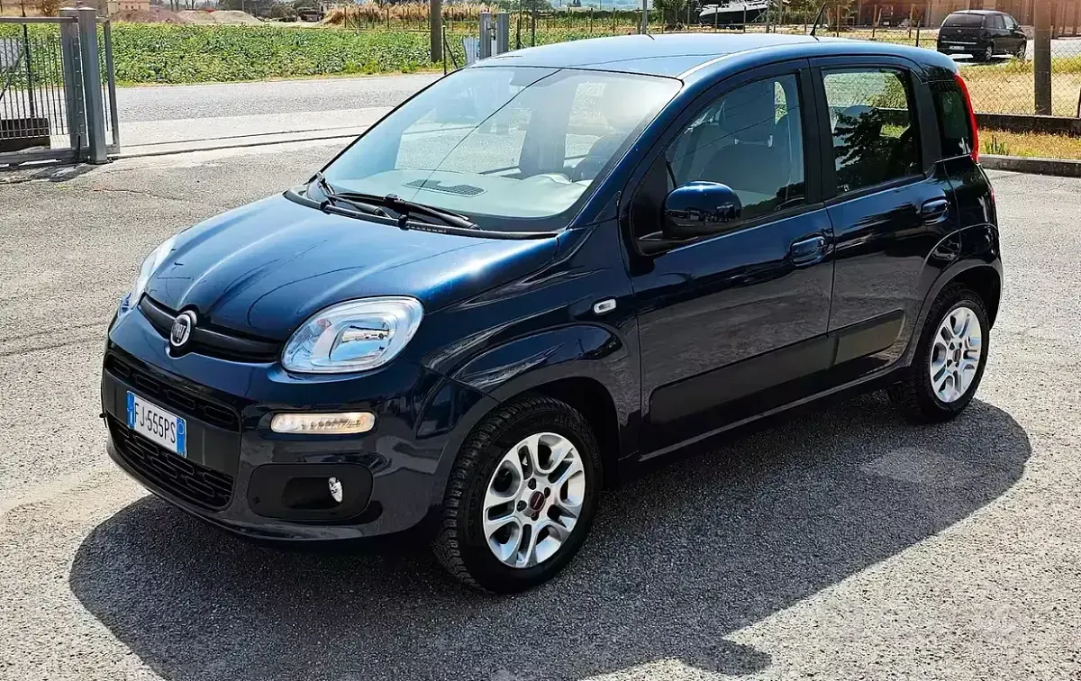 Usata Fiat Panda Easy 85 CV (62 kW) 2017 Blu Utilitaria