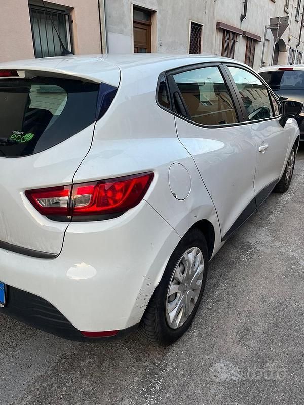 Usata Renault Clio IV 75 CV (55 kW) 2015 Bianco Utilitaria