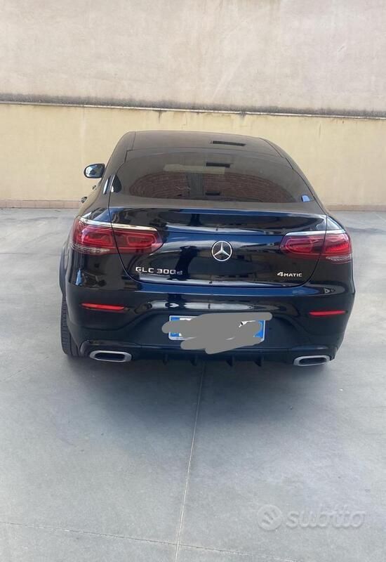 Usata Mercedes GLC300 2022 Nero Coupé