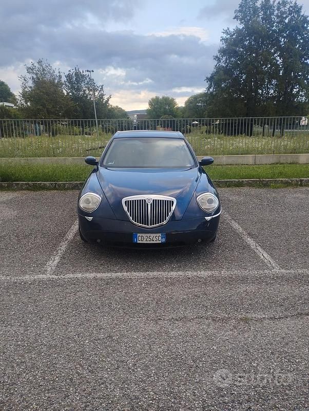 Blu Usata 2003 Lancia Thesis Tre volumi | 750 € - Immagine 1/4
