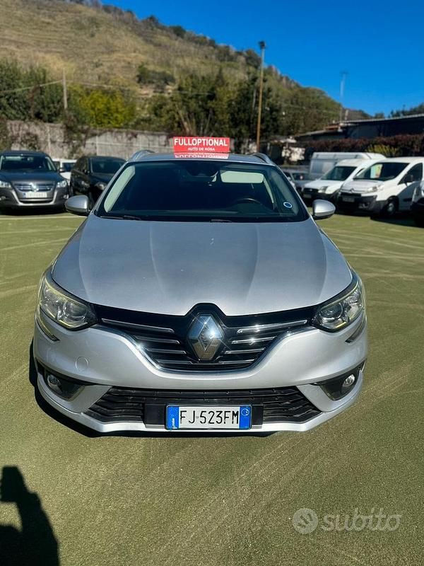 Grigio Usata 2017 Renault Mégane GrandTour Bose Edition Station wagon | 8999 € (Ottimo prezzo) - Immagine 1/4