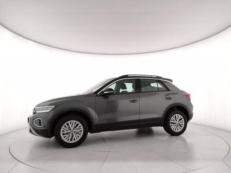 Usata VW T-Roc Life 110 CV (80 kW) 2023 Indium grey metallizzato nero SUV