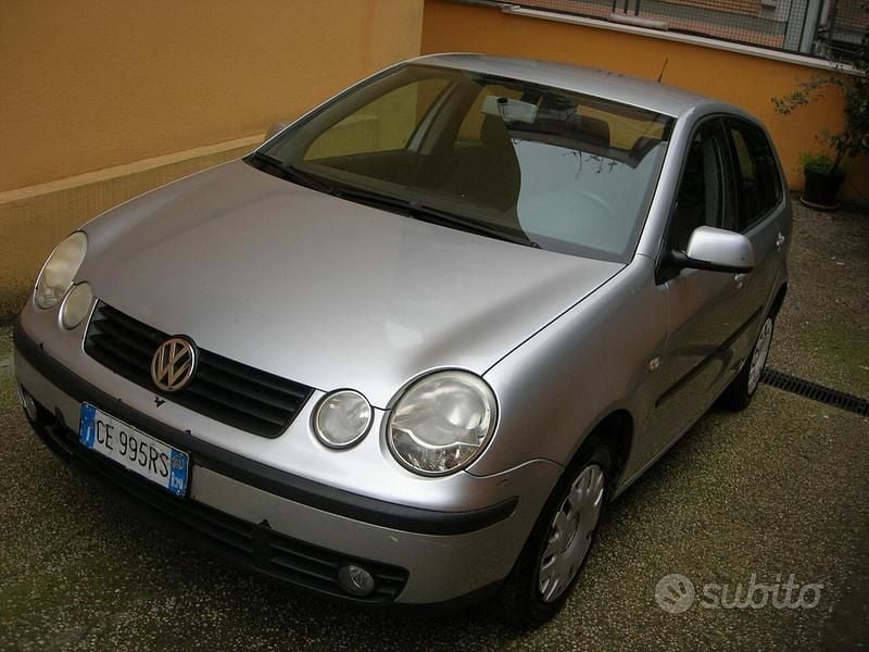 Usata VW Polo Comfortline 75 CV (55 kW) 2002 Grigio Berlina