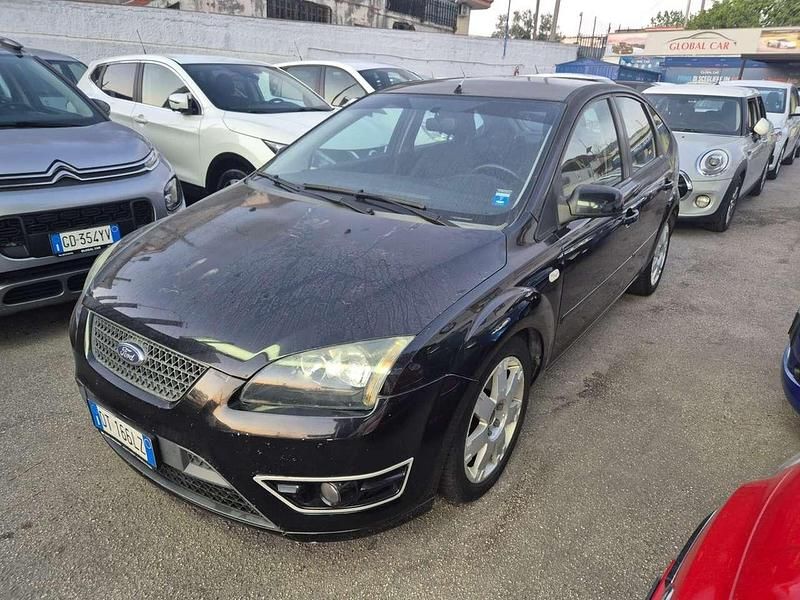 Nero Usata 2007 Ford Focus Tre volumi | 1700 € (Ottimo prezzo) - Immagine 1/4