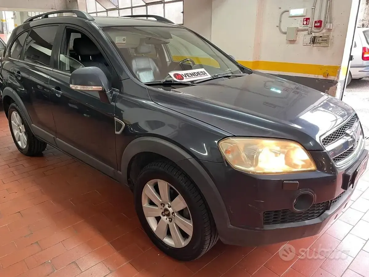 Usata Chevrolet Captiva Sport 150 CV (110 kW) 2009 Grigio SUV