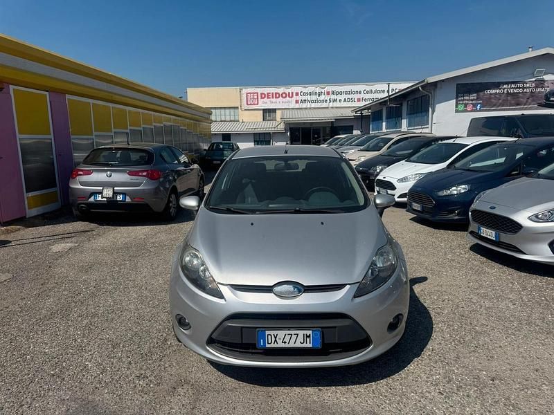 Usata Ford Fiesta Titanium 70 CV (51 kW) 2009 Grigio Utilitaria