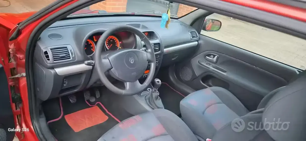 Usata Renault Clio II 75 CV (55 kW) 2004 Berlina