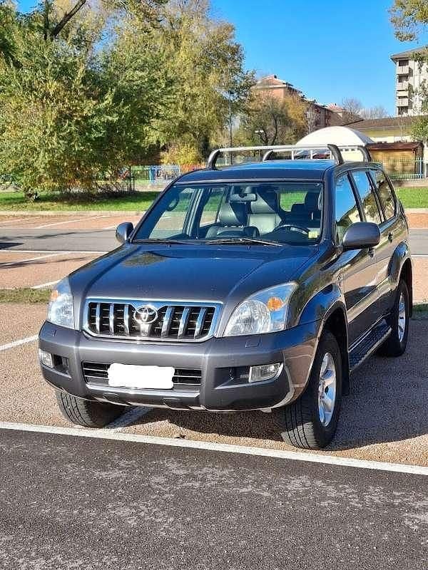 Usata Toyota Land Cruiser 173 CV (127 kW) 2005 Grigio Station wagon