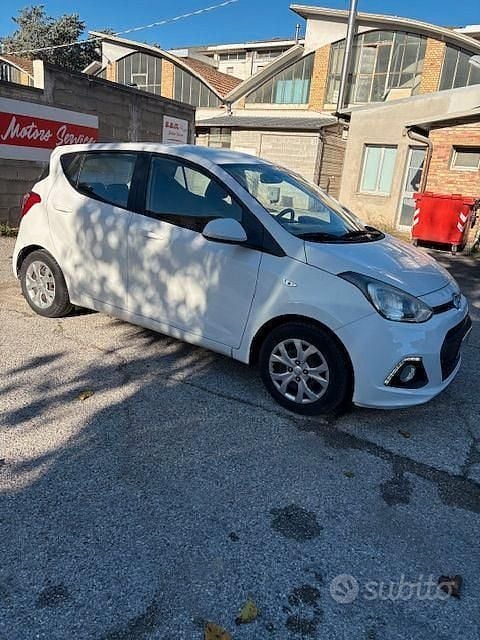 Usata Hyundai i10 67 CV (49 kW) 2014 Bianco Utilitaria
