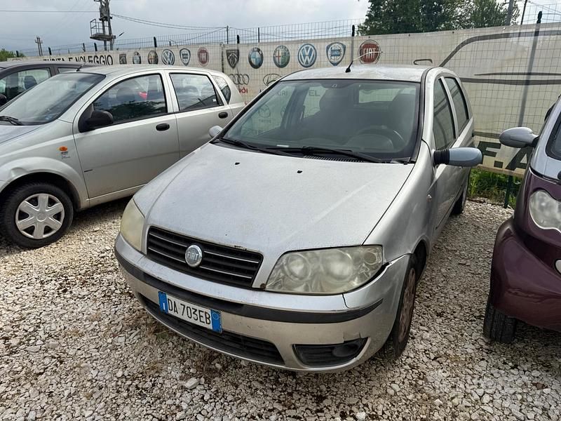Usata Fiat Punto Active 69 CV (50 kW) 2006 Grigio Utilitaria