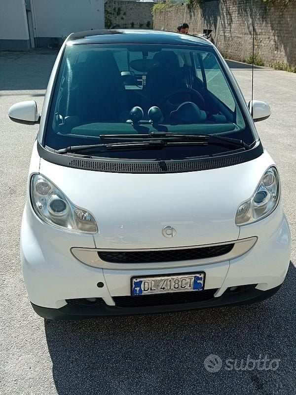 Usata 2007 Smart ForTwo Coupé Utilitaria | 4500 € (Buon prezzo) - Immagine 1/4