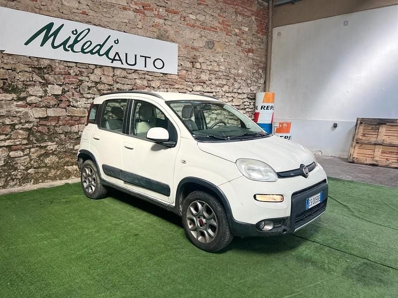Usata Fiat Panda 4x4 S 75 CV (55 kW) 2013 Bianco Utilitaria