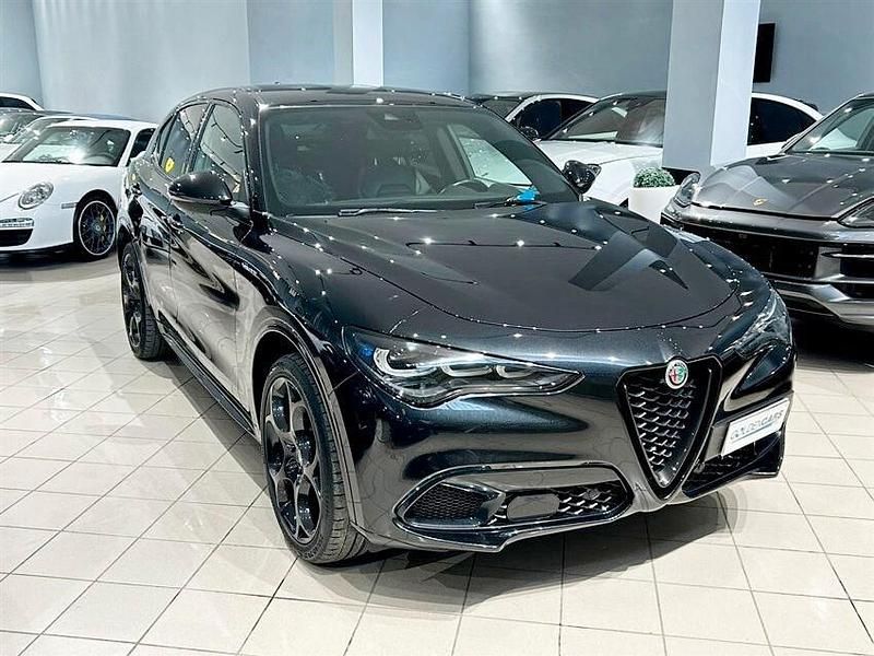Usata Alfa Romeo Stelvio Veloce 211 CV (155 kW) 2023 Nero SUV