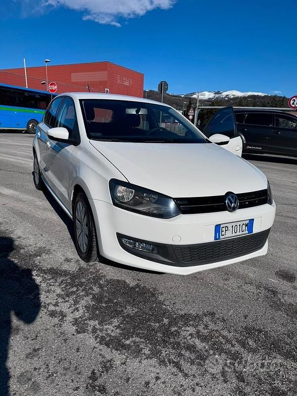 Usata VW Polo Comfortline 75 CV (55 kW) 2013 Bianco Utilitaria