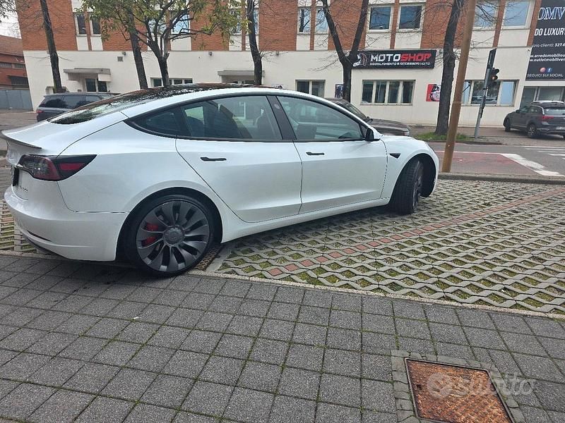 Usata Tesla Model 3 Performance 461 kW (627 CV) 2021 Bianco Berlina