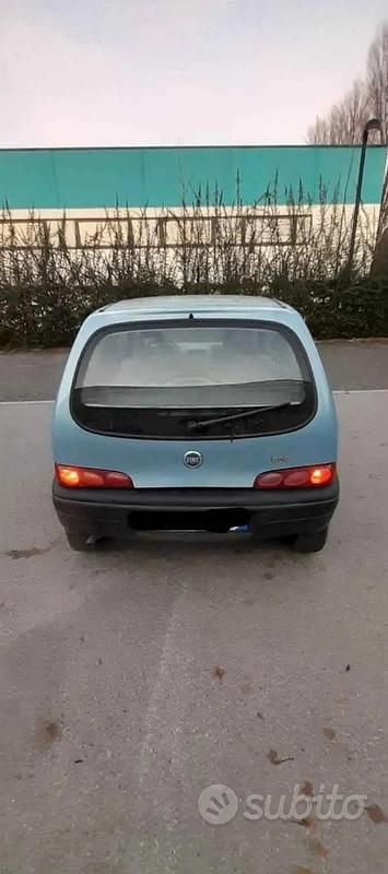 Usata Fiat 600 54 CV (39 kW) 2005 Blu Berlina