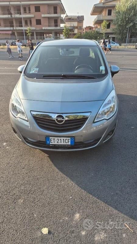 Usata Opel Meriva 95 CV (69 kW) 2013 Grigio Monovolume