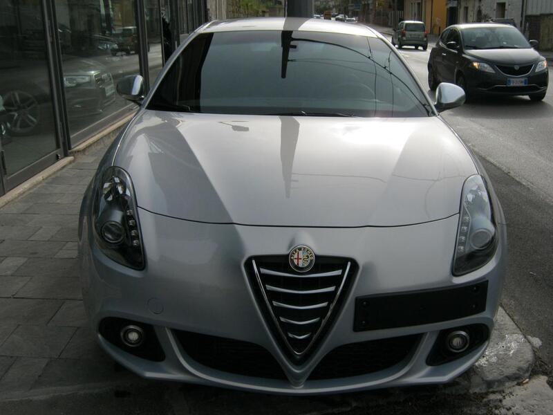 Usato 2024 Alfa Romeo Giulietta 1.6 Diesel 105 CV (12.999 €)