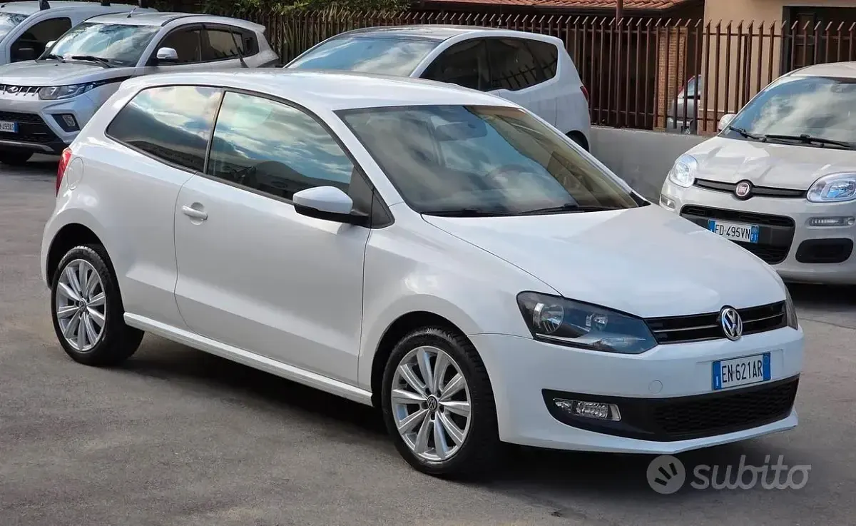 Usata VW Polo Comfortline 75 CV (55 kW) 2012 Bianco Utilitaria