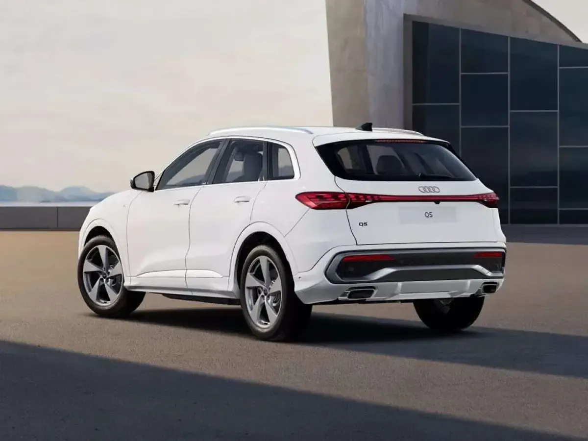Nuova Audi Q5 Business 204 CV (150 kW) 2026 Bianco arkona SUV