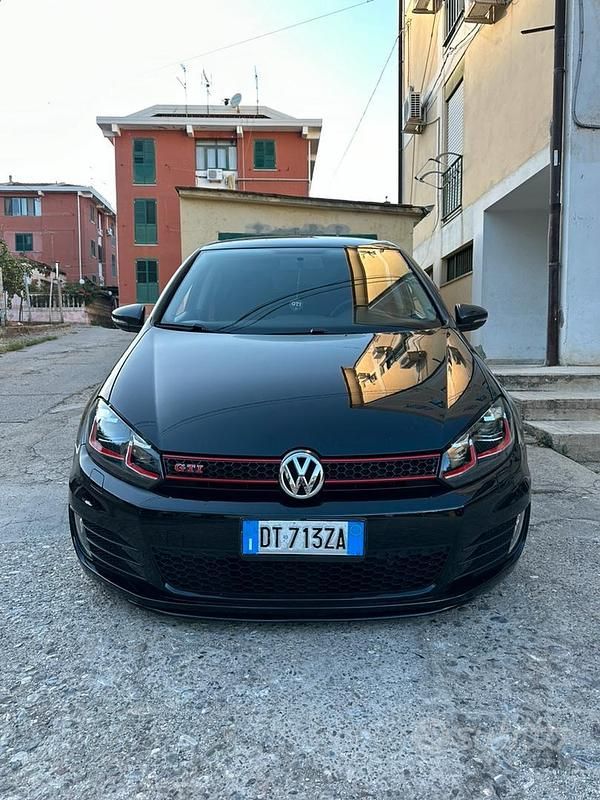 Usata VW Golf VI 105 CV (77 kW) 2009 Nero Utilitaria