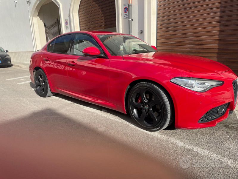 Rosso Usata 2018 Alfa Romeo Giulia Veloce Tre volumi | 25.000 € (Ottimo prezzo) - Immagine 1/4