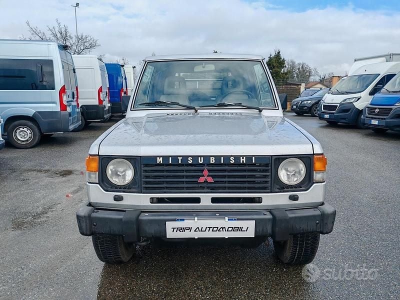 Usata Mitsubishi Pajero Top 84 CV (61 kW) 1989 Grigio SUV